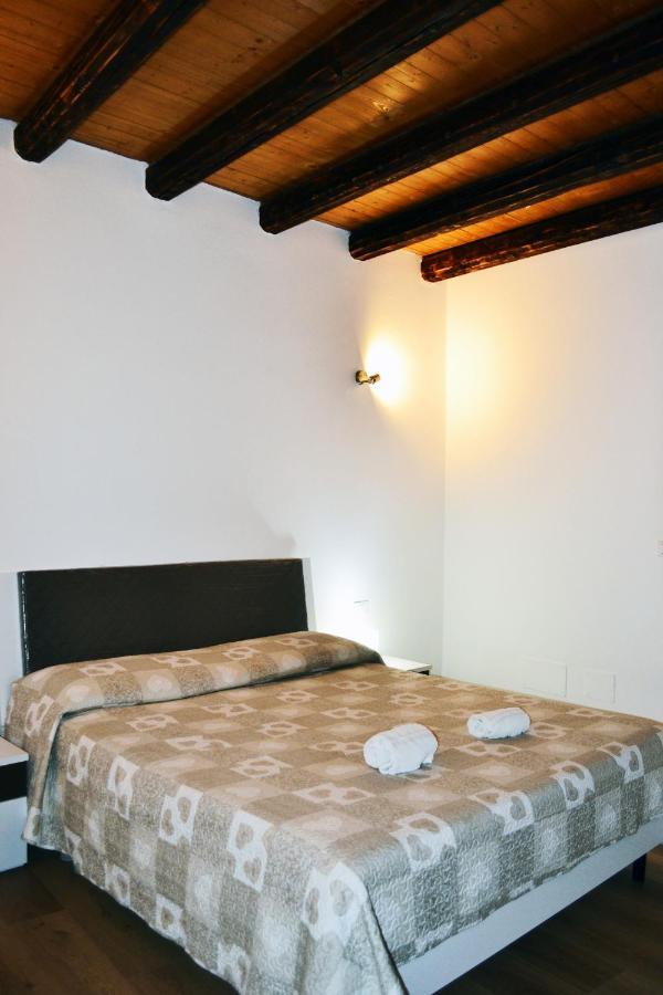 Dimora Castelli Hotel ปาแลร์โม ภายนอก รูปภาพ